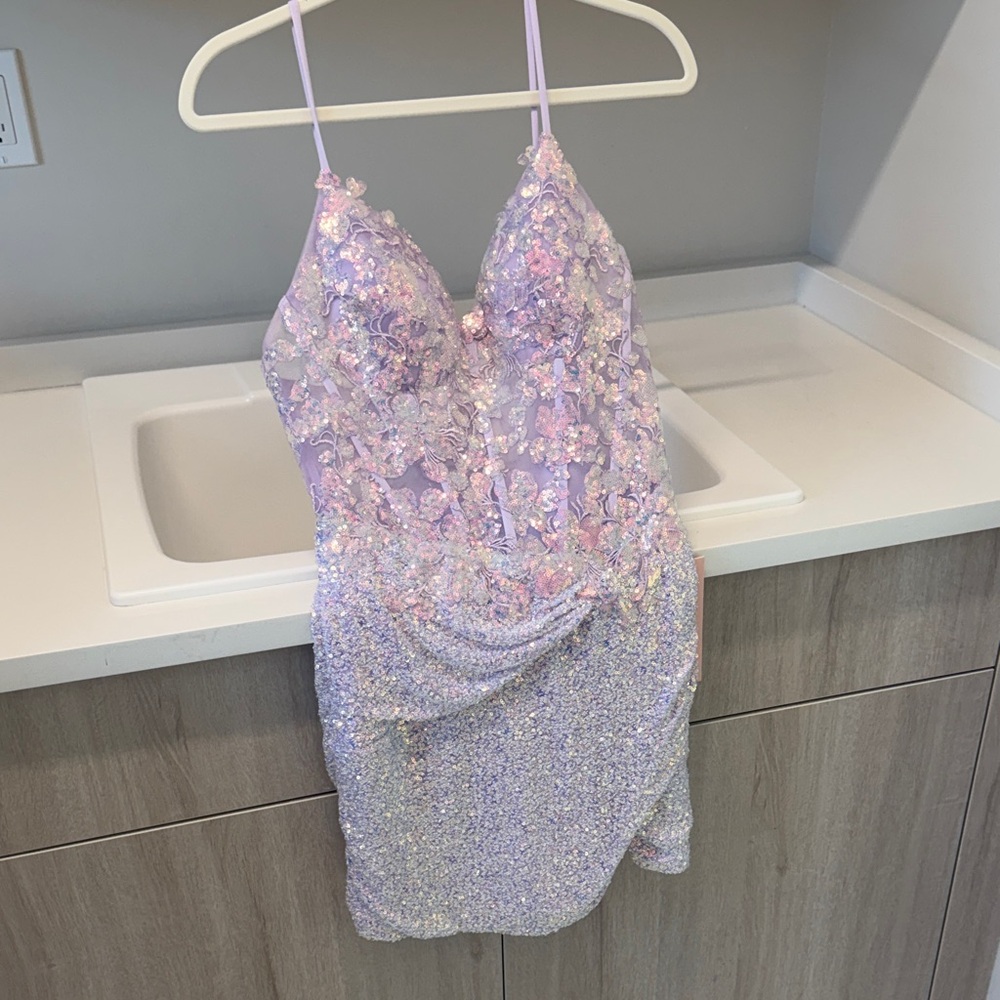 Lilac Sequin Appliqué Prom Dress